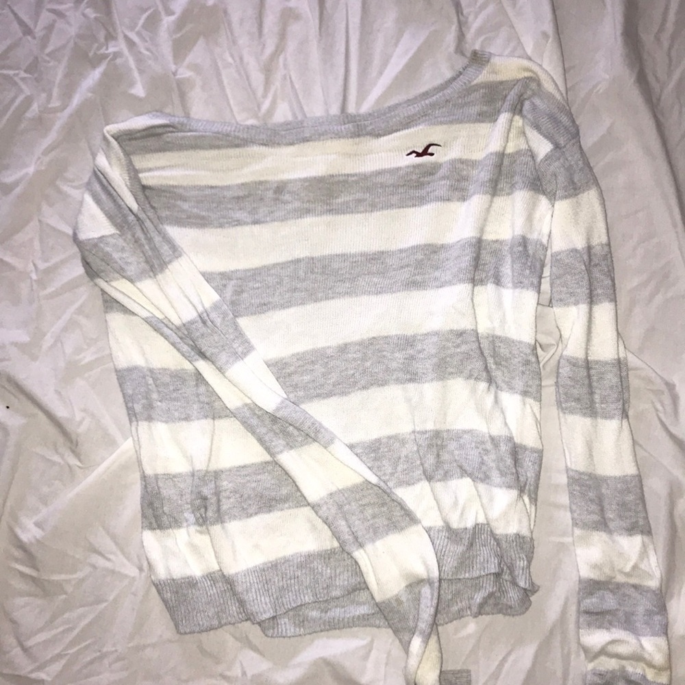 Hollister Grey and White Sweater